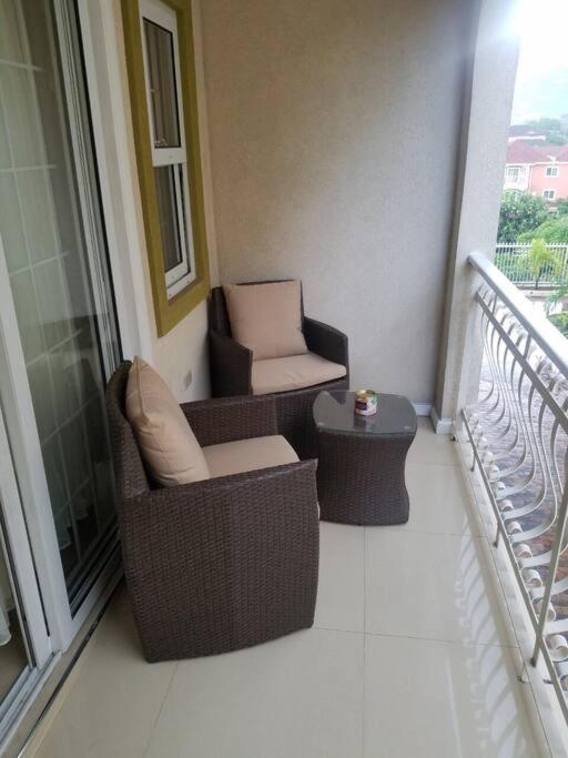Shan'S Manor.... Excellent Location!!! Kingston Bagian luar foto